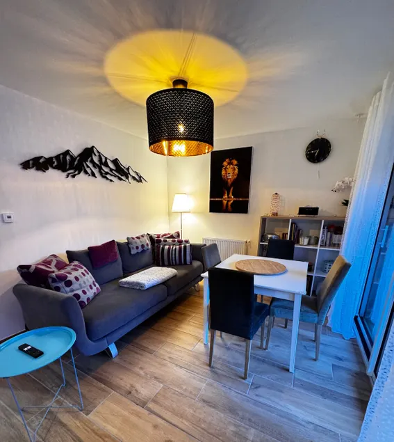 Lake and mountain views: your comfortable home - Image 1