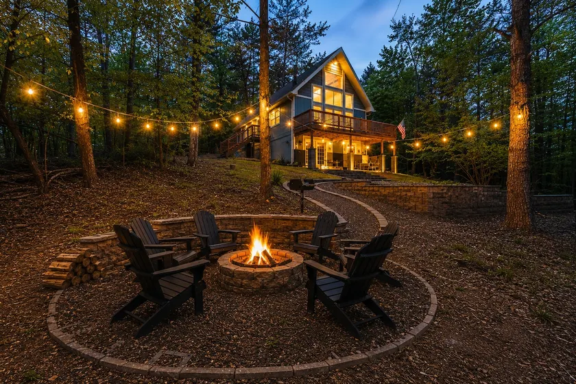 Top 5% Bryce Chalet | Hot Tub, Games, Pets - Image 1