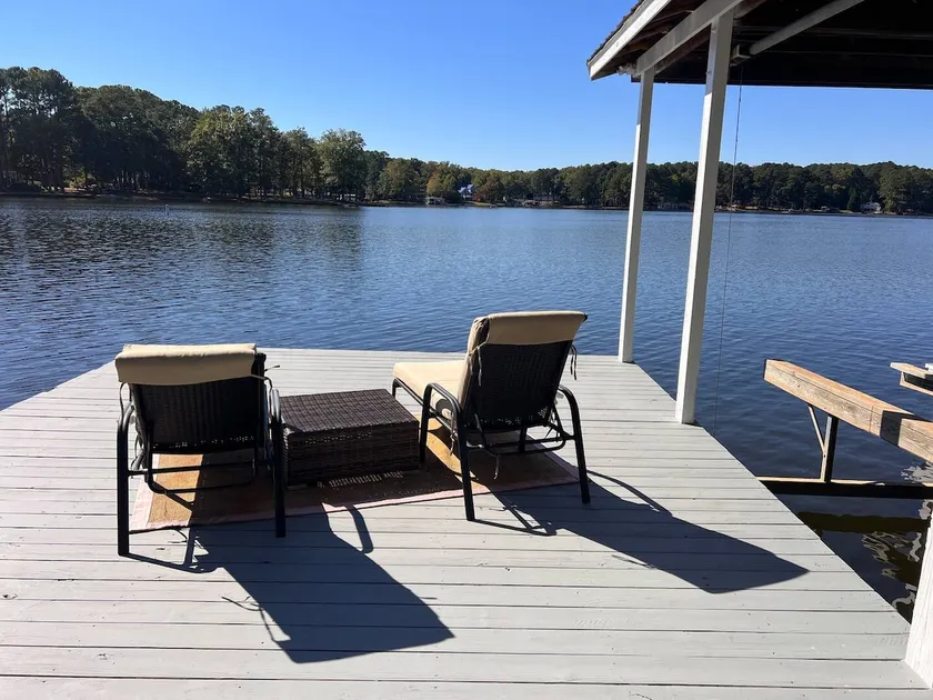 Lake Front on Pea Hill Creek; sleeps 10 - Image 1