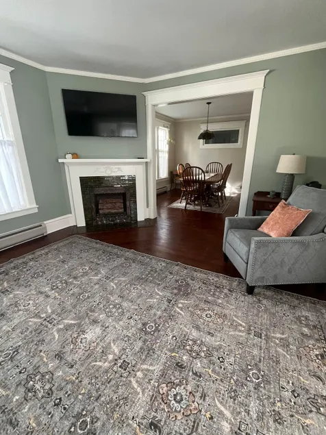 Charming Vintage House by the Creek - Downtown! - Image 1