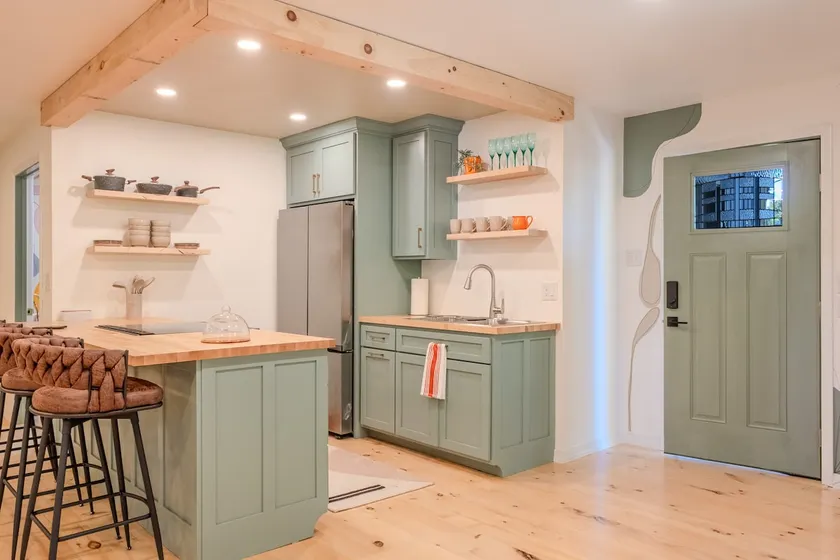 Roseview Loft on Woodward - Image 1