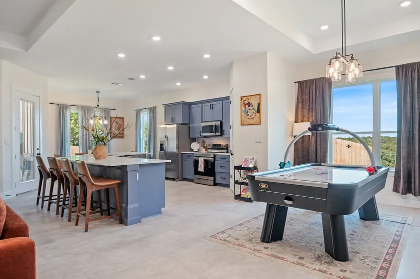 Modern Retreat Near Baylor Hospital & VA Hospital - Image 1