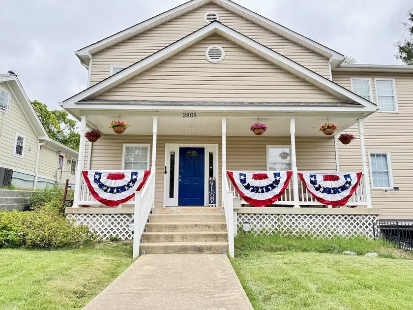 Serene 2BR Retreat w/ Large Yard • Minutes to DC - Image 1