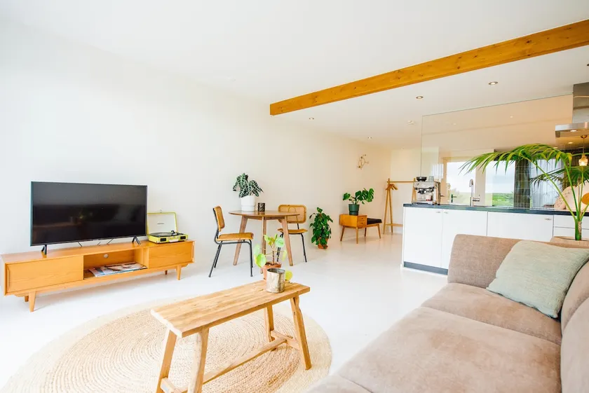 Ground Floor Suite with Beautiful View - Image 1