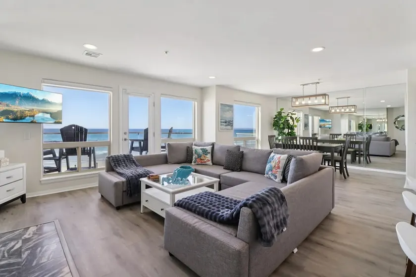 Modern Coastal Escape Breathtaking Ocean - Image 1