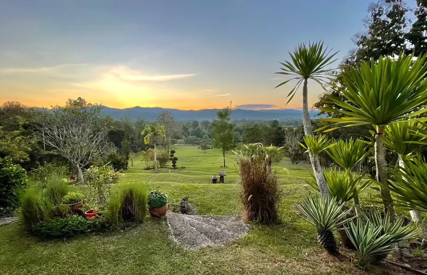 Private Villa with Sea of Mist & Sunset Balcony - Image 1