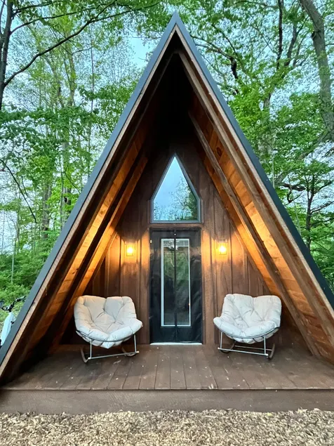 Riverside Hideaway - Image 1