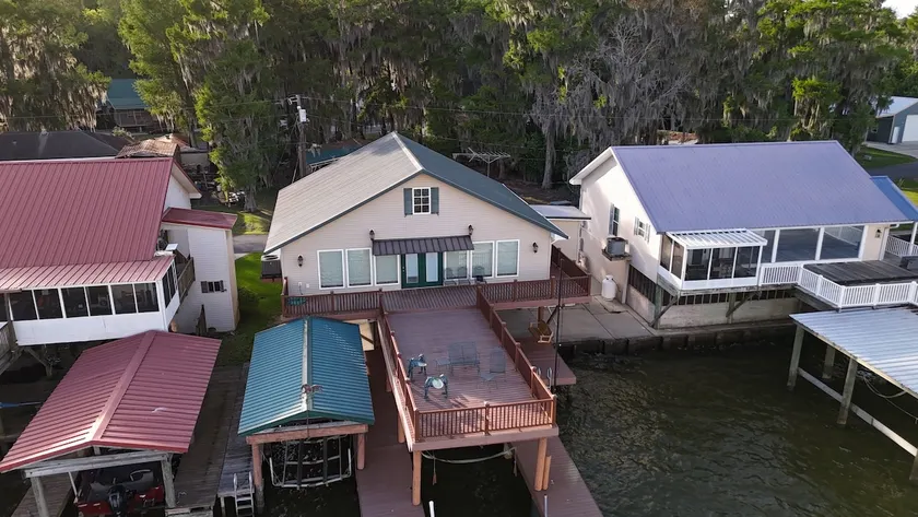 Lake Verret Getaway on the Water, Pierre Part - Image 1
