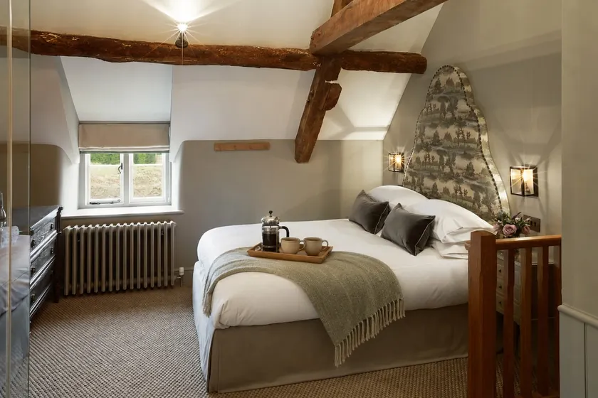 Walk to Pub | Cosy 3 Bed Cottage with Garden - Image 1