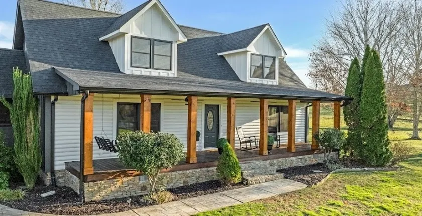 Ramblers Rest with Swimming Pool - Image 1
