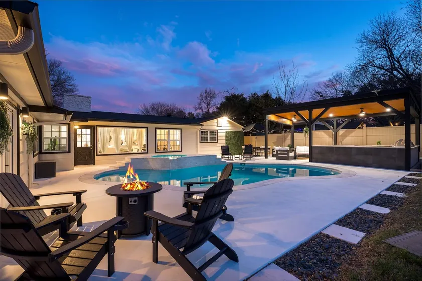 Luxury Pet Friendly Home| Pool, BBQ & Game Room - Image 1