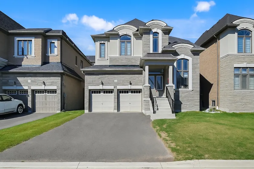 Modern-Detached 5 Bedroom~100% Spotless-Sleeps 13 - Image 1
