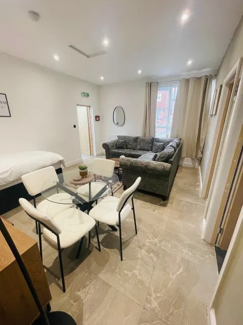 Burton Urban Apartment - Image 1