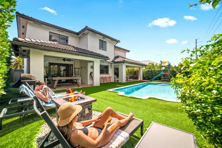 Modern 6BR House • Games, Playground | Pool_BBQ - Image 1
