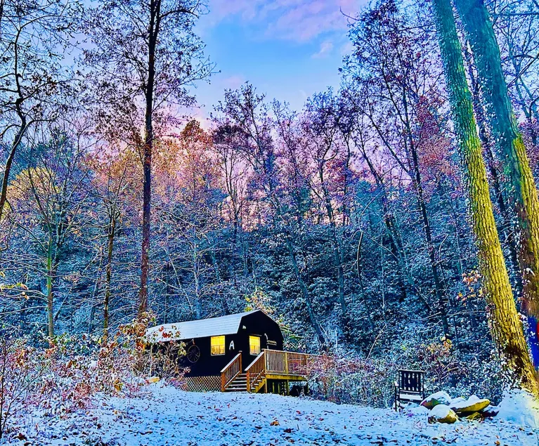 Airbnb cabin - Image 1