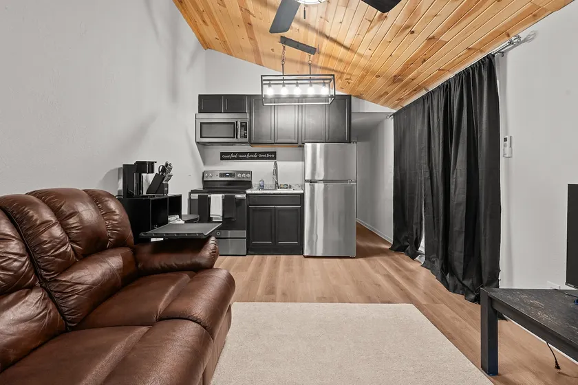 Peaceful 1 BR/1BA in Tomaro Oaks - Image 1