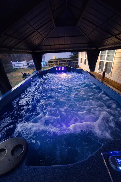 Swim Spa+King+ Yard +Family+5 Miles to Lake Norman - Image 1