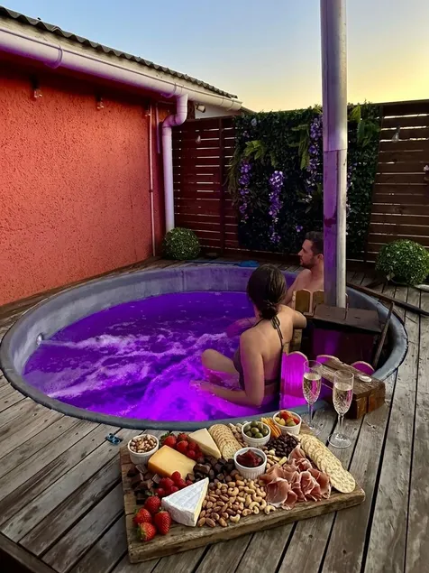 House with Jacuzzi for 9 people - Image 1