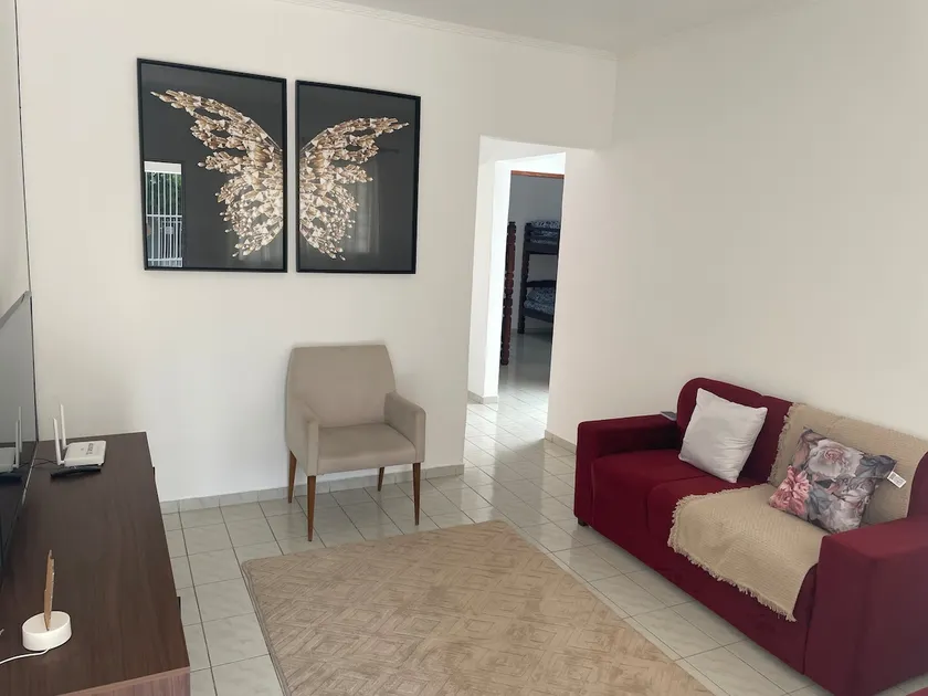 Your retreat: 3 bedrooms, living room and 6-car garage - Image 1