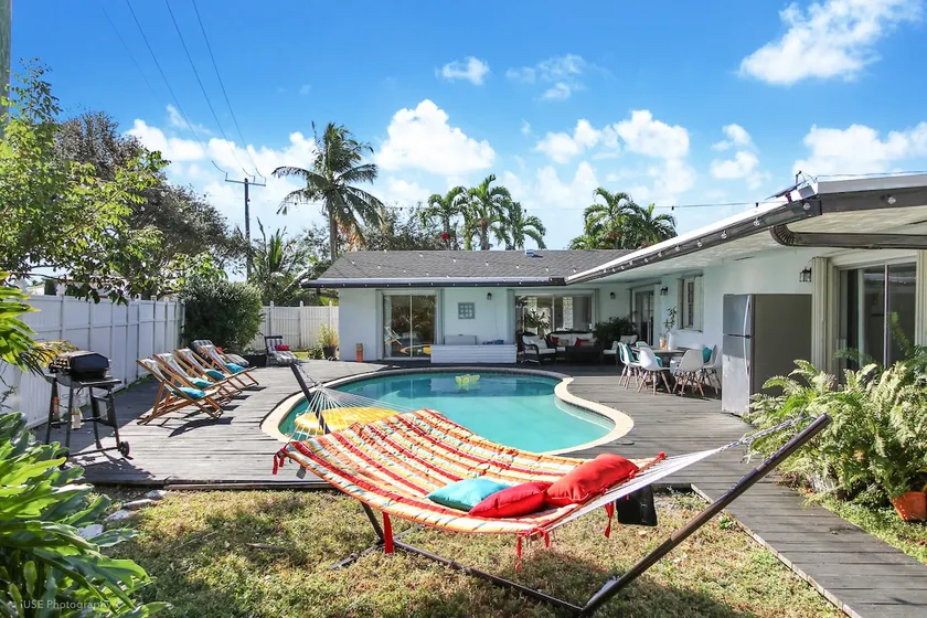 Sunny Suburban Escape with Private Pool & BBQ - Image 1