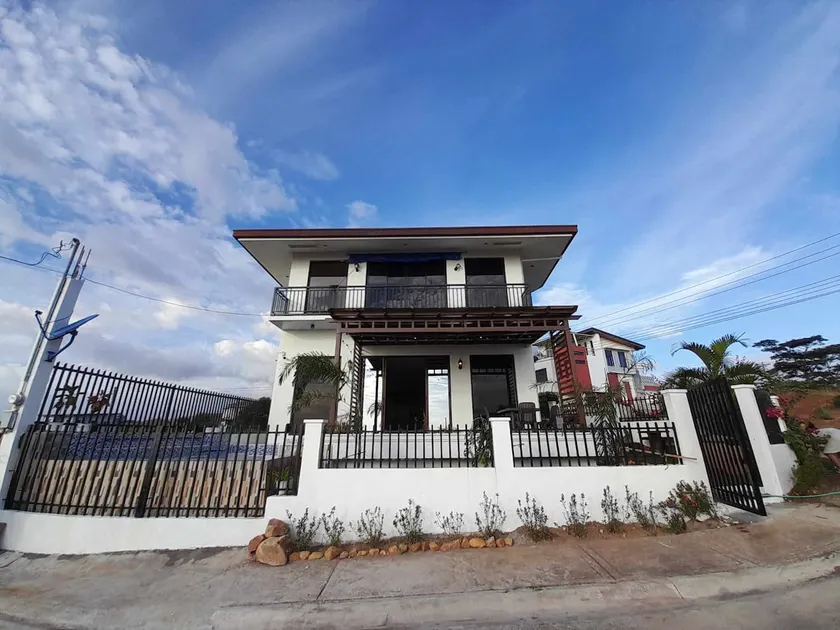 Camaya’s GEM | 3 BR Cozy Home + Pool - Image 1