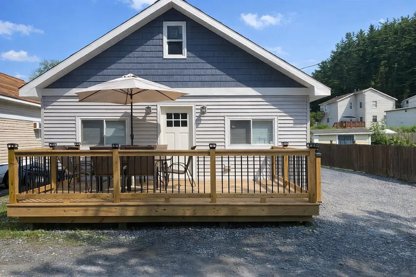 Modern Lake House Near Track - Image 1