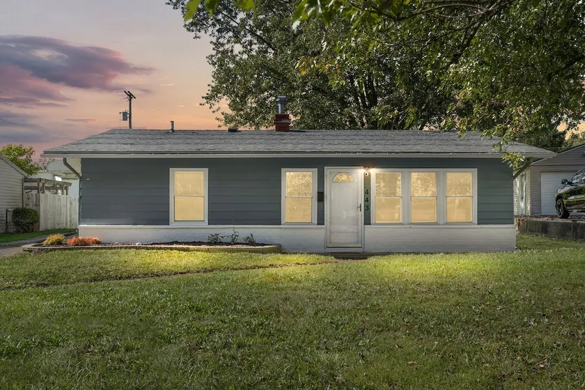 Little Blue Haven - Cozy 3BR w/ Yard - Image 1