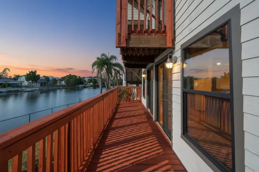 4BR Waterfront • Boat Slip + Kayaks • Sunsets - Image 1