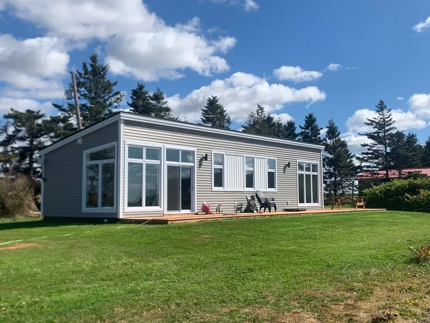 Brand new spectacular beachfront cottage on PEI - Image 1