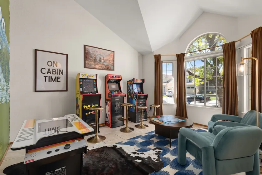 Game Room Paradise | Firepit & Outdoor Movies - Image 1