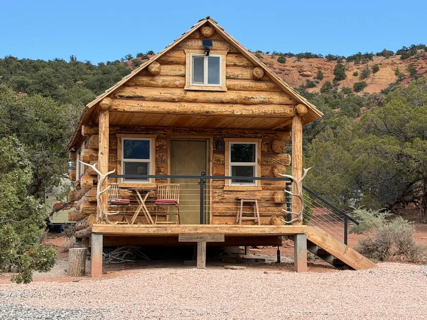 Lion Mountain Retreat North - Image 1