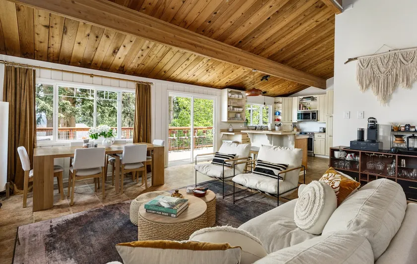 Perch in the Vines | Dog Friendly Whidbey Escape - Image 1
