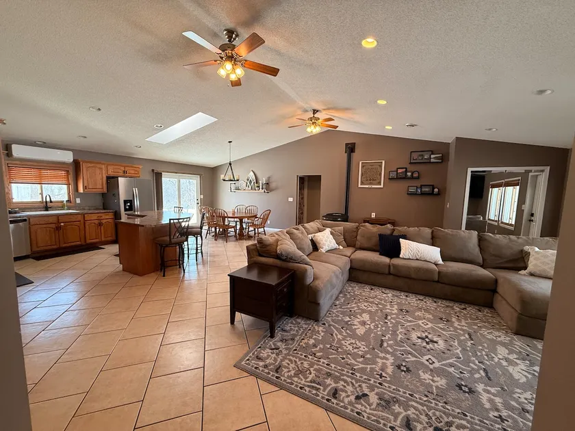 Trailside home - Image 1
