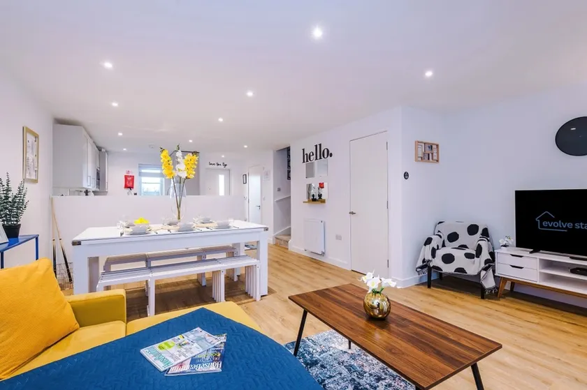 Modern 3-Bed House | Pool Table | Free Parking - Image 1