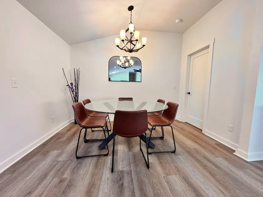 Modern Marsh Retreat Under the Live Oaks - Image 1