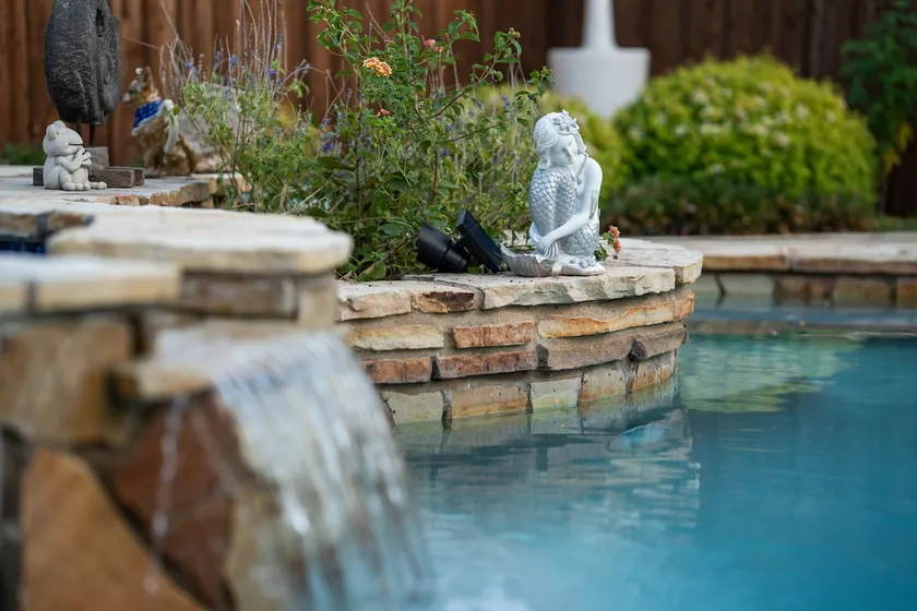 The Breeze Stylish Home - Heated Pool - Image 1