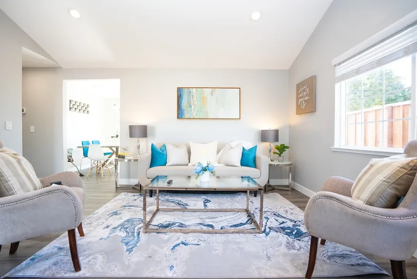 Family-Friendly 3BR Home with Yard - Image 1