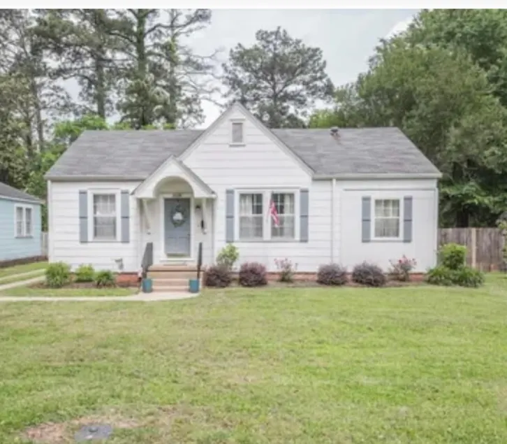 Traveler's Cottage - Image 1