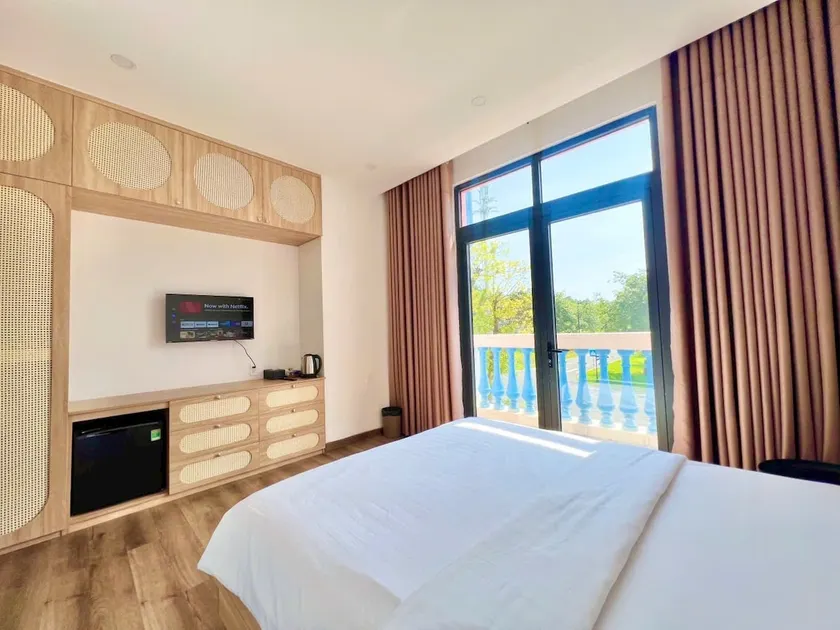 The apartment near the sea is clean and fully furnished - Image 1