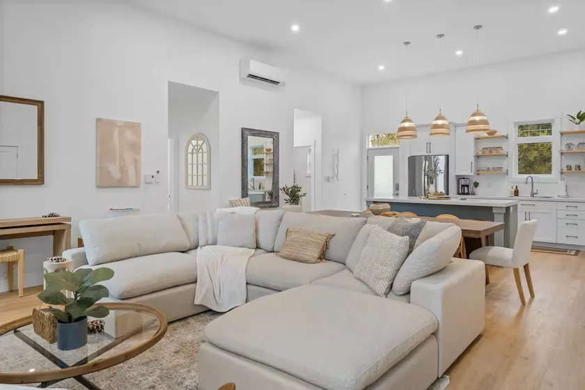 Tranquil Home With 3 Acres Of Privacy and Nature! - Image 1