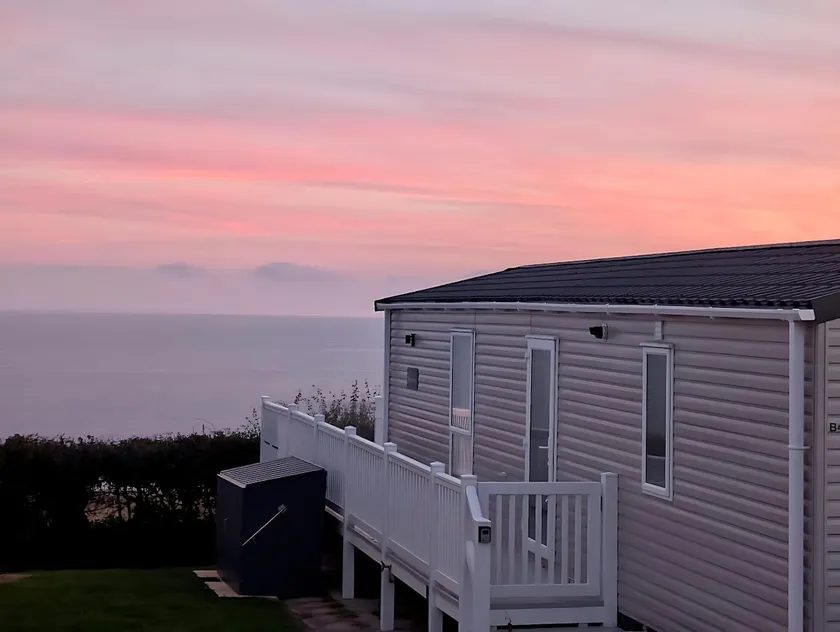 Sea View Chalet Steps from Durdle Door | Sleeps 6 - Image 1