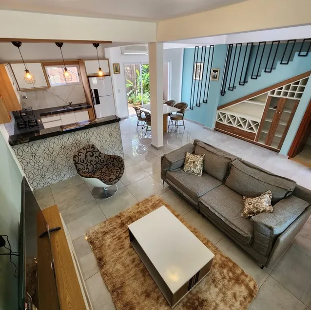 Spacious and modern house, in an excellent location - Image 1