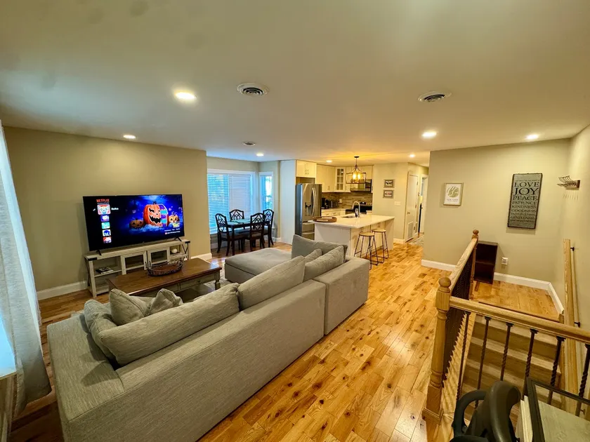 ParkSide Retreat - 2 BDR with Off Street Parking - Image 1