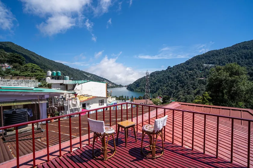 The Cozy House ~Your Monsoon Getaway & Foggy Views - Image 1