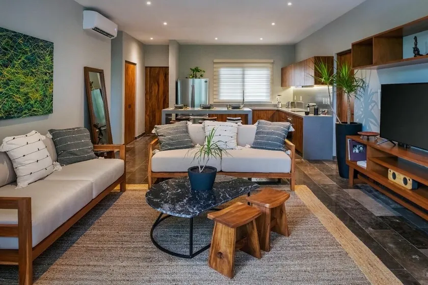Modern and Spacious 2 bedroom PH, Rooftop & Pool - Image 1