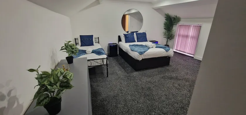 Private Mini House, 5 min to City, Hotel linen - Image 1