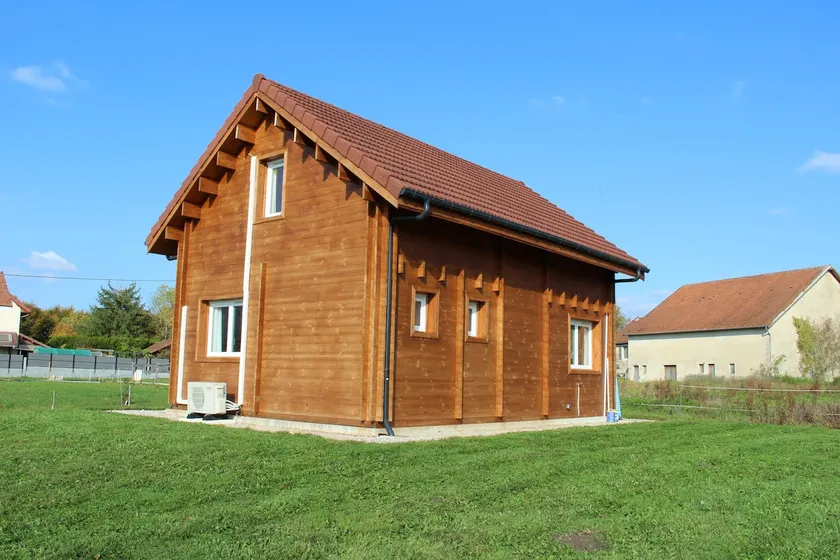 Le Nid du Lac – Air-conditioned and close to Lake Chalain - Image 1