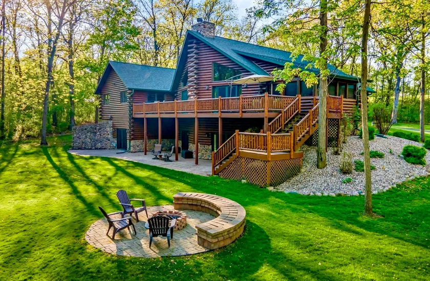 The Lodge: 5 Acre Private Log Home - Image 1