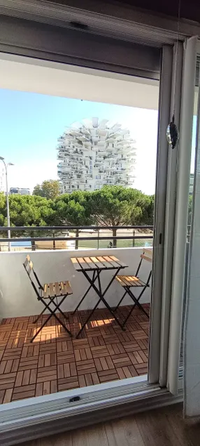 Central location! Air conditioning + amazing view, parking - Image 1