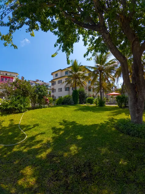 Cosy 1 BR with Swimming Pool & Garden & 25 Mins to Airport - C04 - Image 1